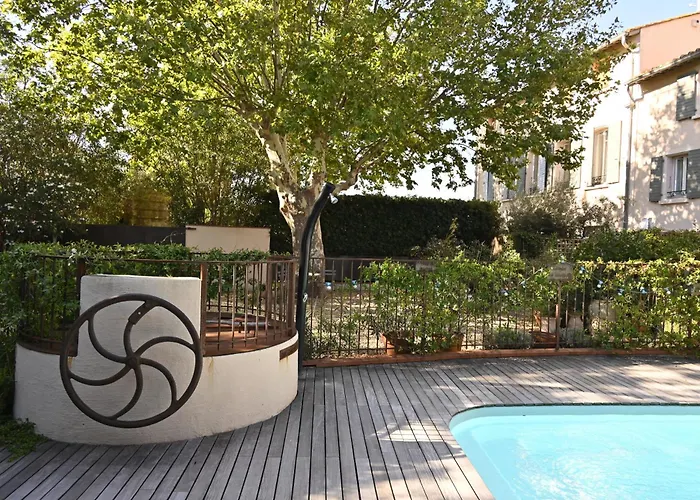 Bastide Le Petit Clos - Les 2 *