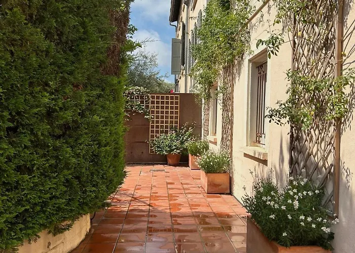 Holiday home Bastide Le Petit Clos - Les 2 *